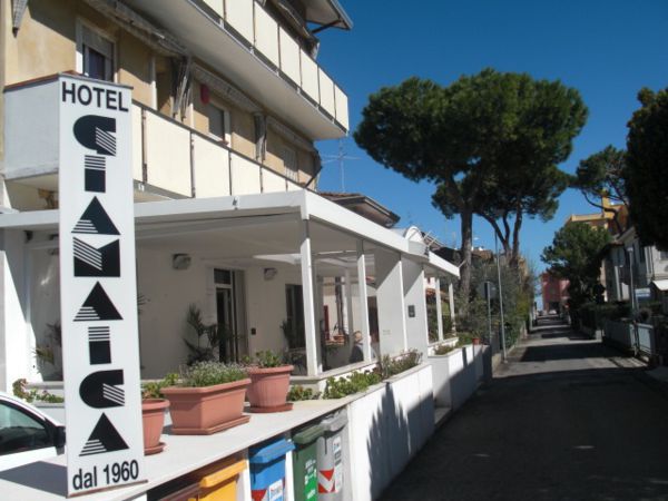 Hotel Giamaica Viserba Di Rimini Exterior foto